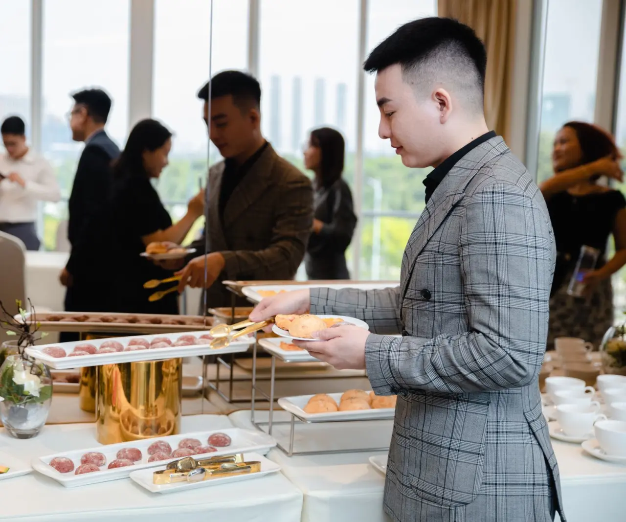 企业团餐服务托管方案对比:食堂承包与自主运营优劣分析正文配图 1