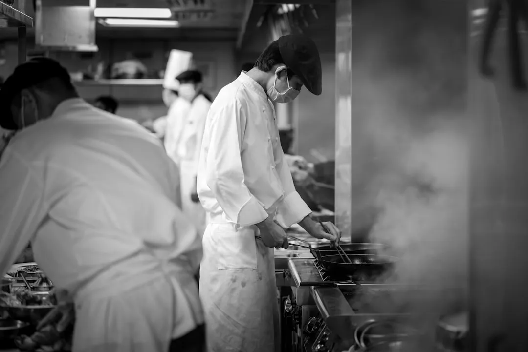 重庆粲然餐饮管理有限公司食堂承包标准化运营体系详解正文配图 2